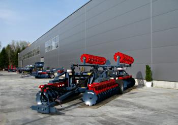 Trailed x-offset disc harrow "Master"