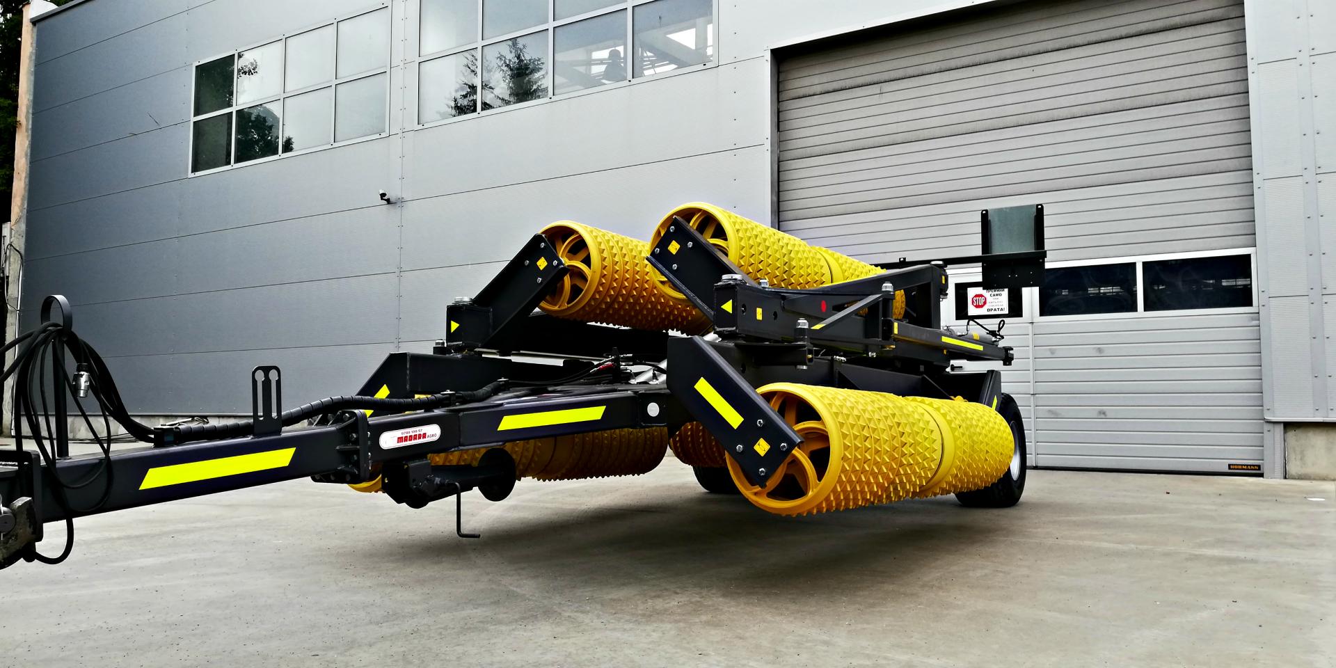 Roller "Condor", trailed